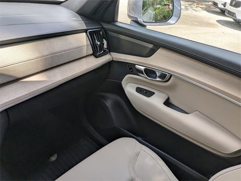 New 2026 Volvo XC90 B6 Plus w/ Protection Package Premier image 18