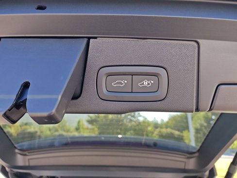 New 2026 Volvo XC60 B5 Ultra w/ Protection Package Premier image 11