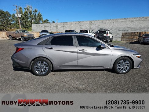 Used 2024 Hyundai Elantra SEL image 8