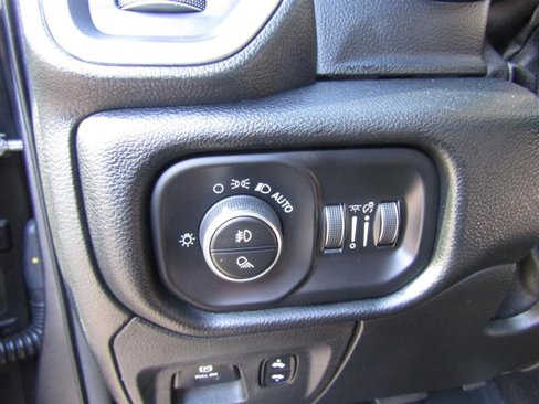 Used 2019 RAM 1500 Big Horn image 15
