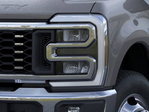 New 2025 Ford F350 Lariat w/ Lariat Ultimate Package image 18