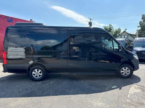 Used 2021 Mercedes-Benz Sprinter 2500 image 9