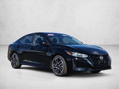 Used 2025 Nissan Sentra SR image 3