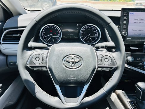 Used 2023 Toyota Camry XLE image 9