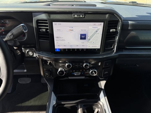 Used 2025 Ford F250 Lariat w/ Chrome Package image 19