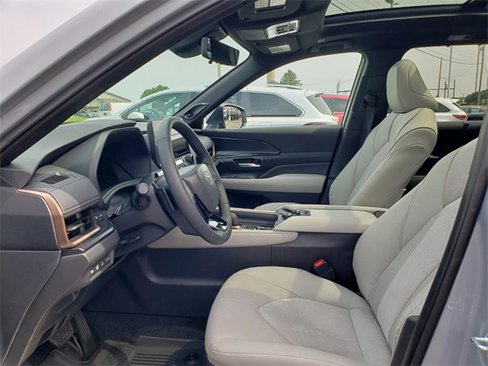 Used 2025 Toyota Grand Highlander AWD Hybrid image 11
