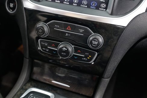 Used 2019 Chrysler 300 Limited image 34
