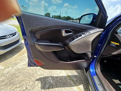 Used 2012 Hyundai Tucson Limited w/ Premium Pkg image 10