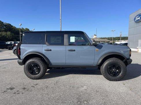 New 2025 Ford Bronco Badlands image 2