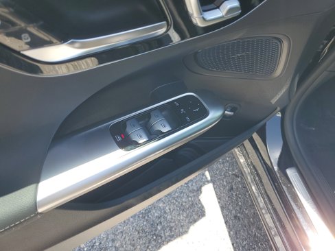 Certified 2025 Mercedes-Benz C 300 Sedan image 19