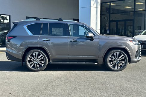 New 2025 Lexus LX 600 4WD w/ Luxury Package image 3