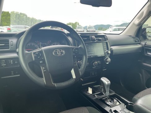 Used 2022 Toyota 4Runner TRD Off-Road image 13