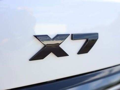New 2026 BMW X7 M60i image 27