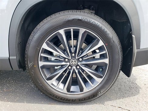Used 2025 Toyota Grand Highlander AWD Hybrid image 25