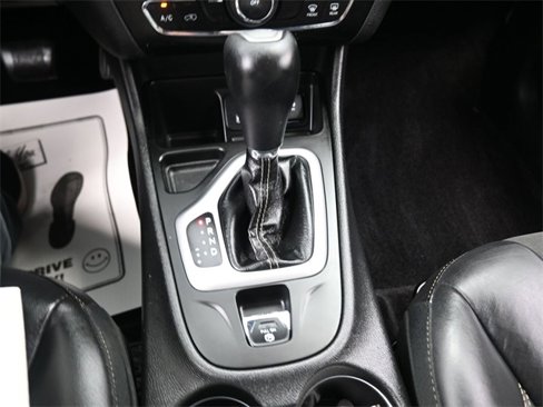 Used 2018 Jeep Cherokee Latitude Plus image 11