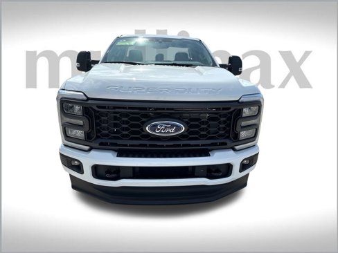 New 2025 Ford F350 4x4 Regular Cab Super Duty image 10