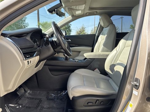 Used 2022 Cadillac XT4 Premium Luxury w/ Enhanced Visibility Package image 16