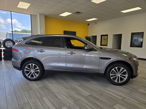 Used 2020 Jaguar F-PACE Premium image 4