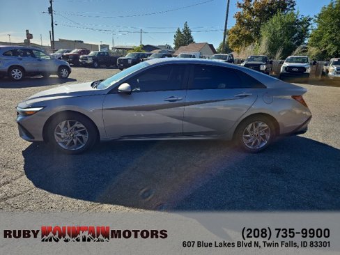 Used 2024 Hyundai Elantra SEL image 4