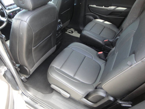 Used 2021 GMC Acadia SLT w/ Premium Package image 13