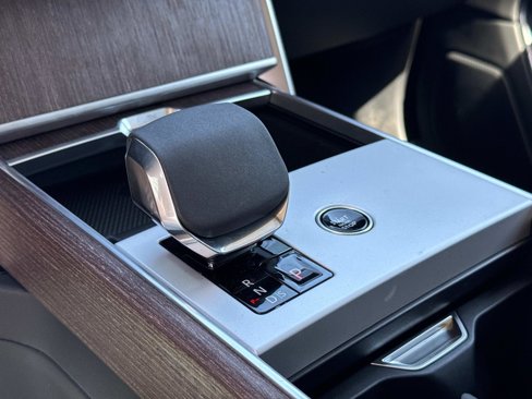 New 2025 Land Rover Range Rover SE image 25