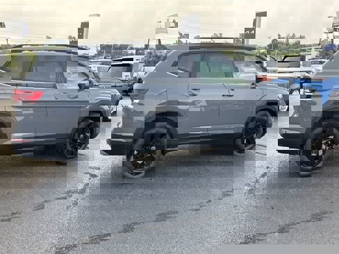 New 2026 Volkswagen Atlas SE image 4