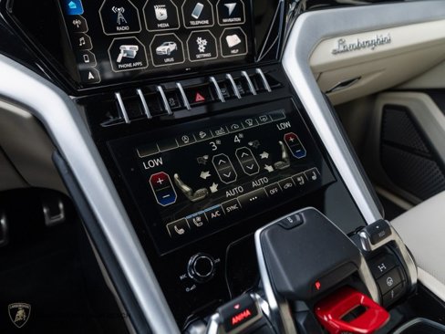 Used 2021 Lamborghini Urus image 22