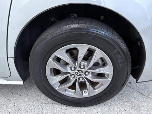 Used 2022 Toyota Sienna LE image 45