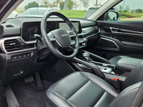 Used 2025 Kia Telluride S image 7