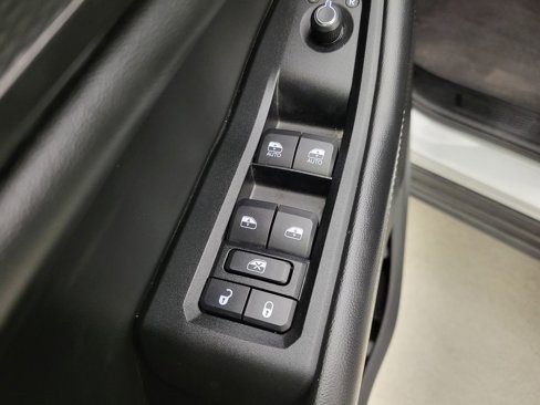 Used 2024 Jeep Grand Cherokee L Laredo image 31