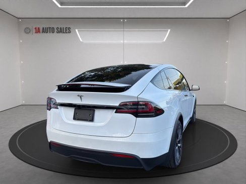 Used 2022 Tesla Model X Plaid image 5