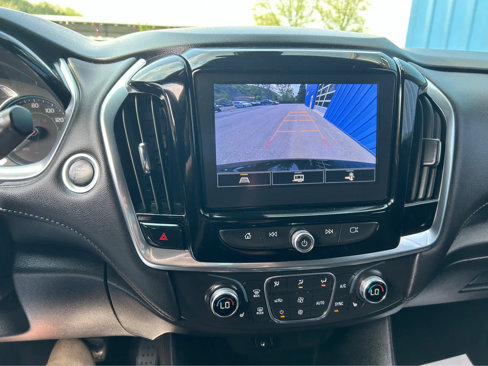 Used 2022 Chevrolet Traverse LT image 19