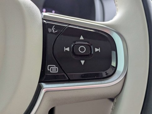 Used 2023 Volvo XC90 B6 Ultimate w/ Protection Package Premier image 24