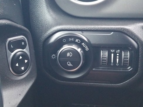 Used 2021 Jeep Gladiator Sport image 18