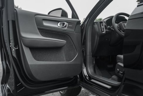 New 2026 Volvo XC40 B5 Ultra w/ Protection Package Premier image 38