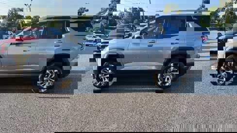 New 2026 Chevrolet Equinox LT w/ Safety and Technology Package image 8