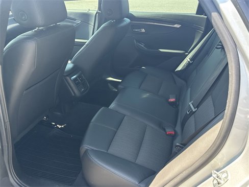 Used 2019 Chevrolet Impala LT w/ LT Convenience Package image 16