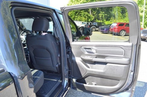 New 2025 RAM 1500 4x4 Crew Cab image 30