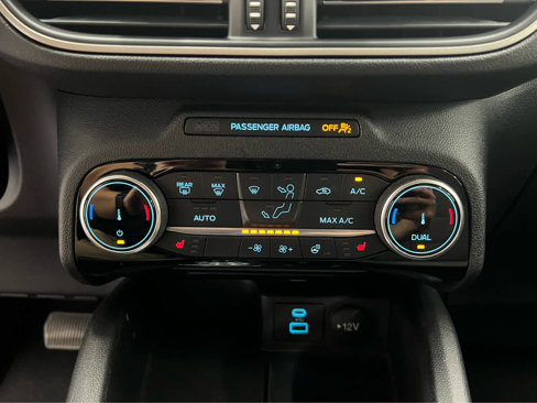Used 2022 Ford Escape SE w/ SE Sport Appearance Package image 7