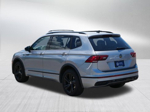 Certified 2024 Volkswagen Tiguan SE R-Line image 5