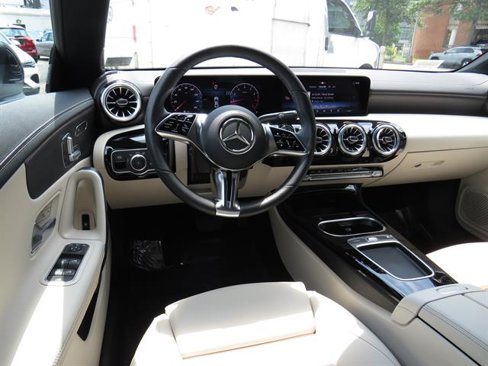 Used 2025 Mercedes-Benz CLA 250 4MATIC image 10