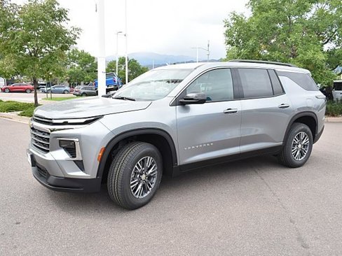 New 2026 Chevrolet Traverse LT image 3