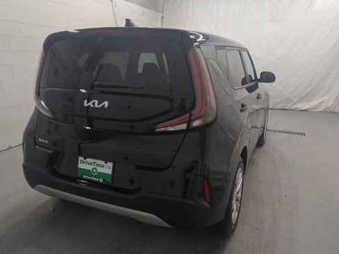 Used 2024 Kia Soul LX image 9