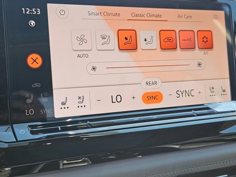 New 2025 Volkswagen Atlas Peak Edition SE image 21