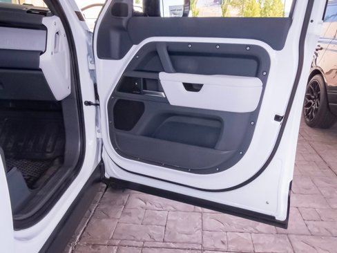 New 2025 Land Rover Defender 110 S image 44