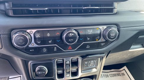 Used 2024 Jeep Wrangler Unlimited Sahara image 16