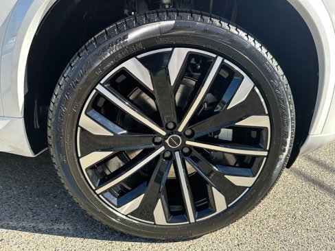 New 2026 Volvo XC90 B6 Ultra image 9