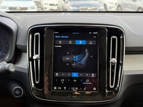 New 2025 Volvo XC40 B5 Core w/ Protection Package Premier image 8