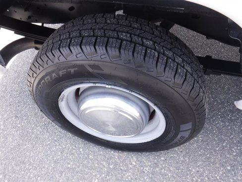 Used 2006 Ford E-350 and Econoline 350 Super Duty Wagon image 4
