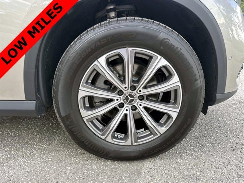 Used 2024 Mercedes-Benz GLC 300 image 9